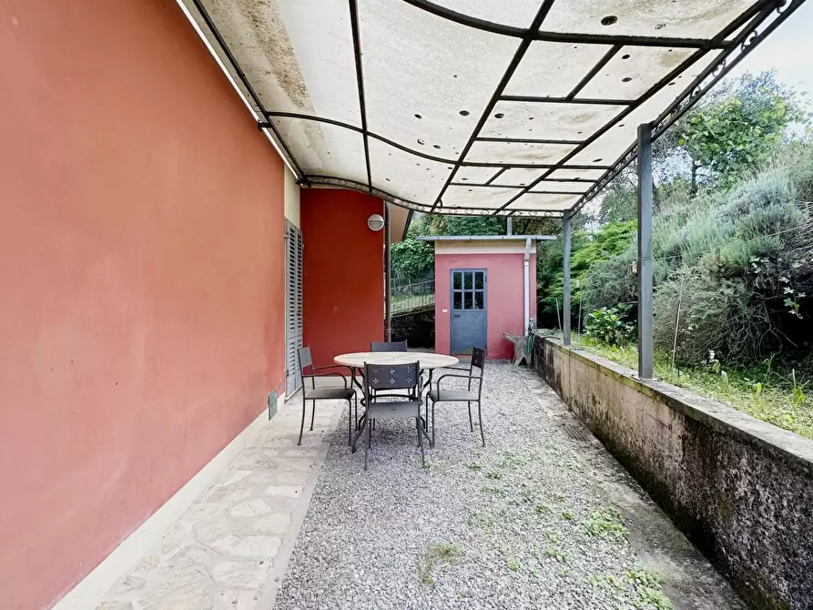 Immagine 15 di Villa in vendita  a Lucca