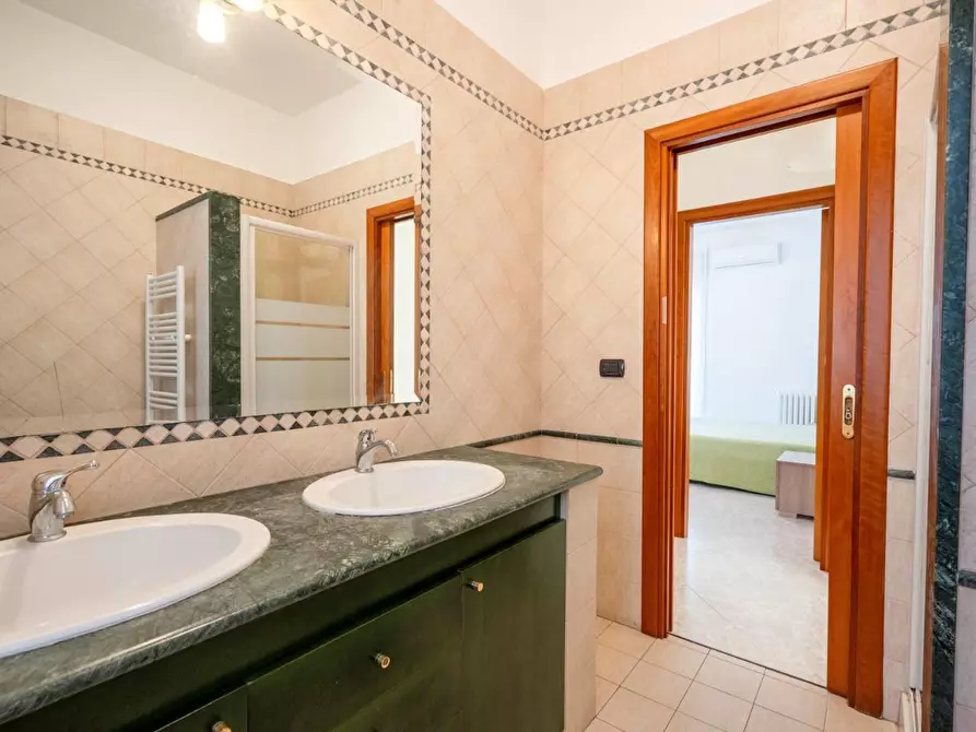 Immagine 27 di Appartamento in vendita  a Bari