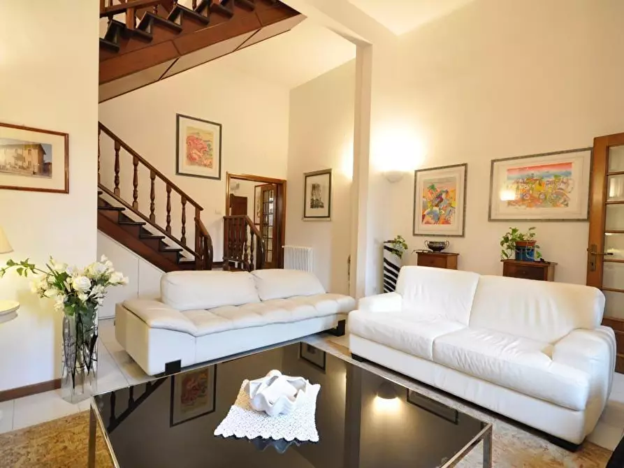 Immagine 27 di Villetta a schiera in vendita  a Viareggio