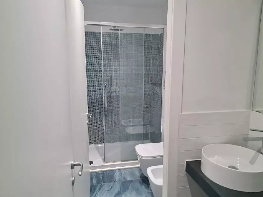 Immagine 17 di Casa semindipendente in vendita  a Carrara