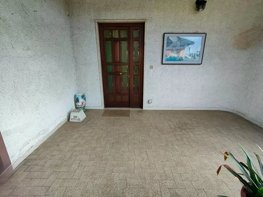 Immagine 3 di Villa in vendita  a Massa