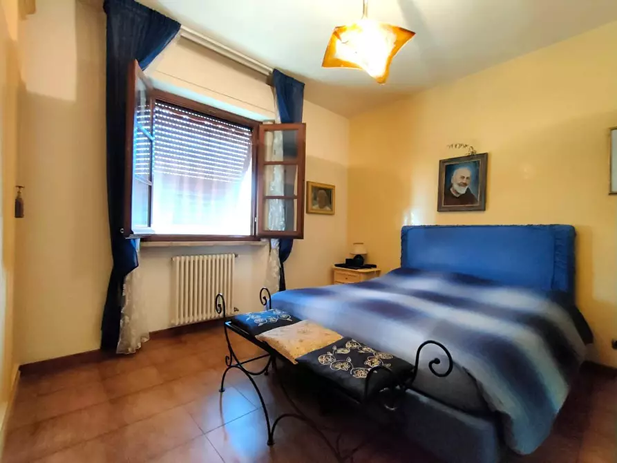 Immagine 13 di Villa in vendita  a Massa