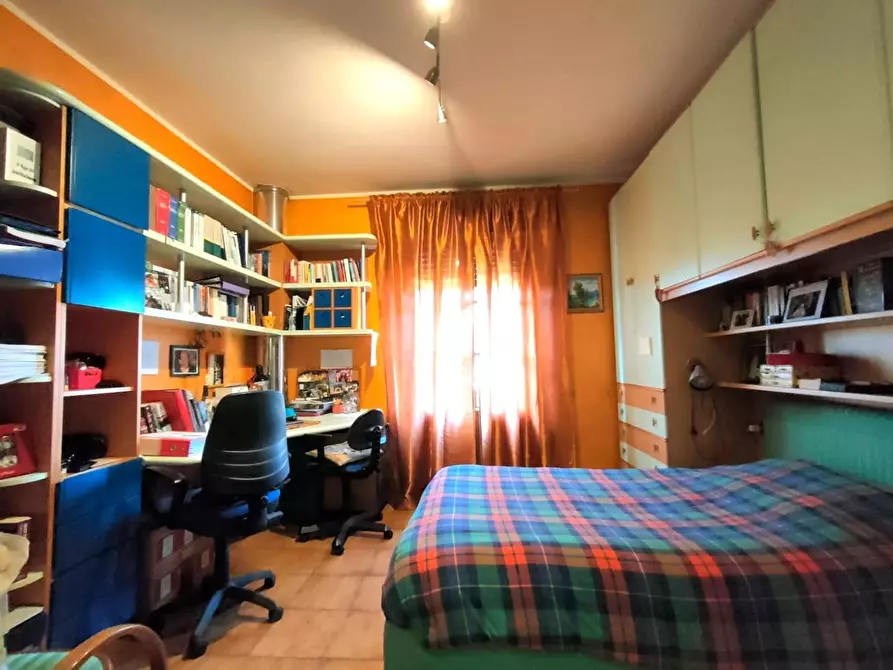 Immagine 14 di Villa in vendita  a Massa