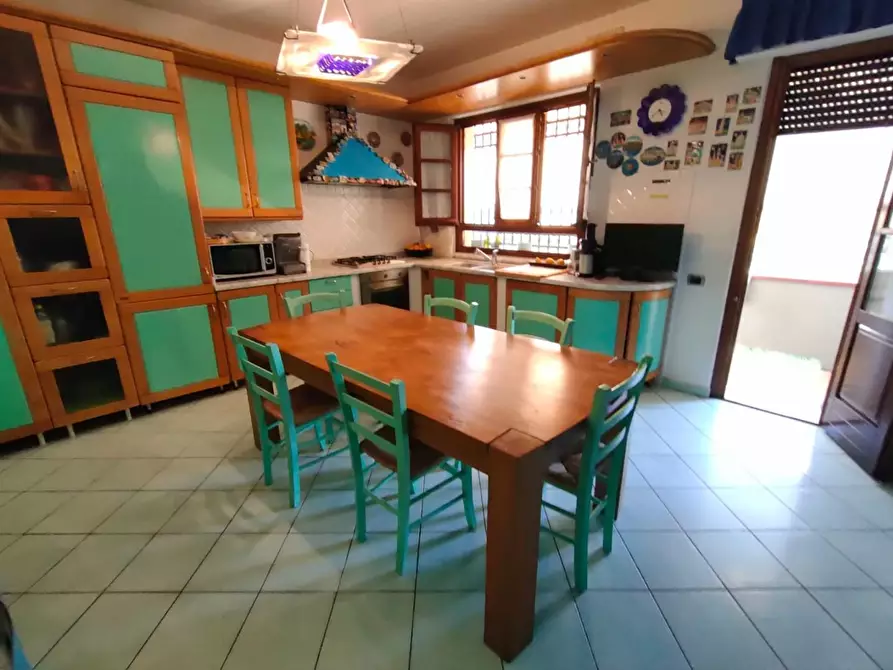 Immagine 8 di Villa in vendita  a Massa