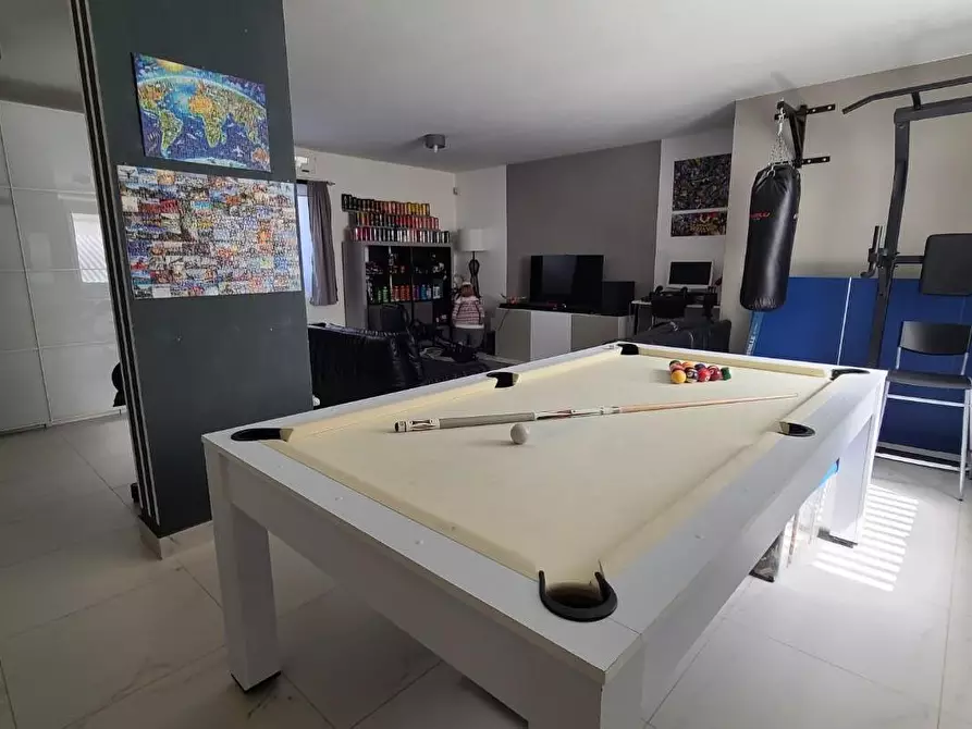 Immagine 17 di Villa in vendita  a Pietrasanta