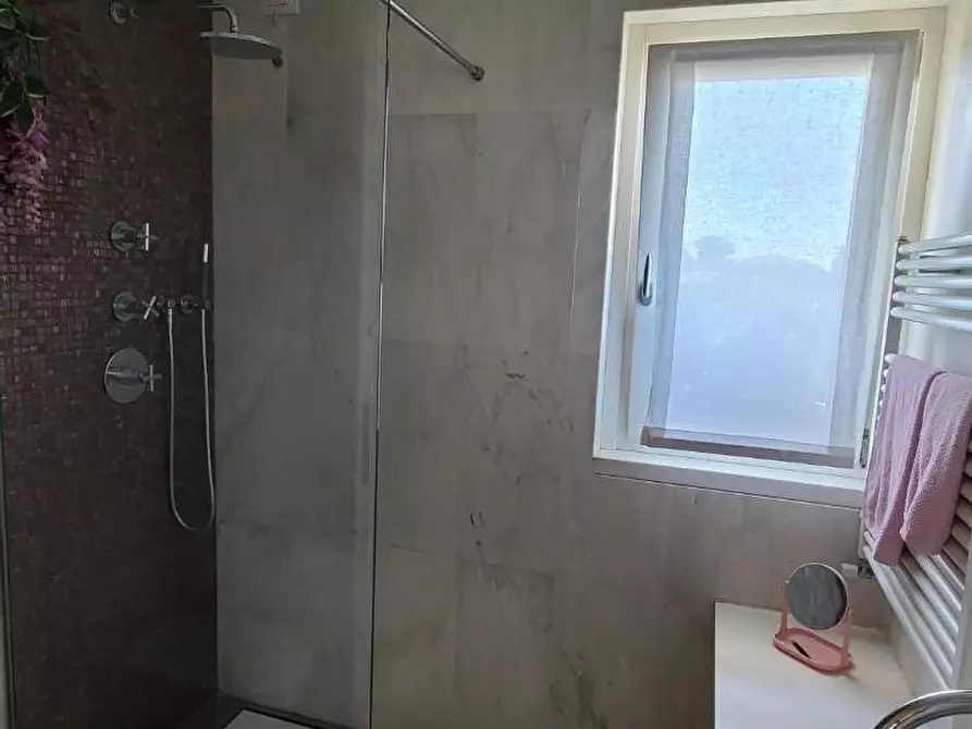 Immagine 18 di Villa in vendita  a Pietrasanta