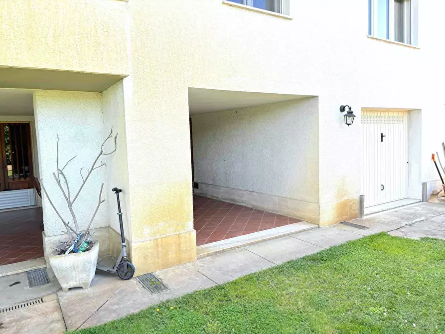 Immagine 67 di Villa in vendita  a Pisa