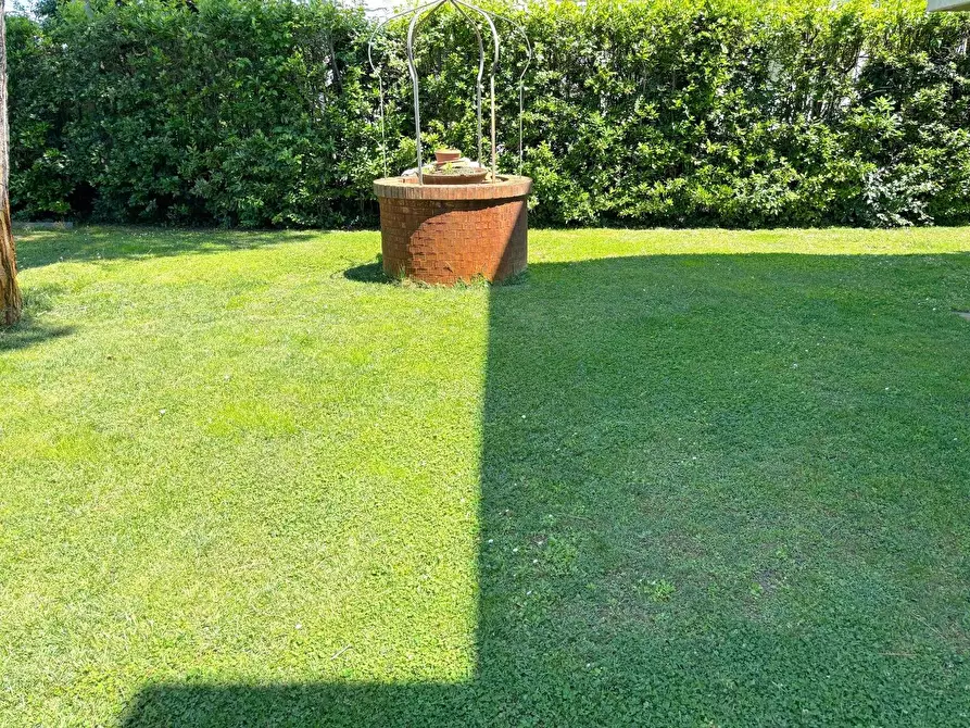 Immagine 65 di Villa in vendita  a Pisa