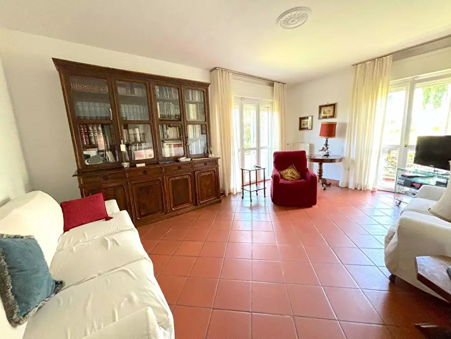 Immagine 45 di Villa in vendita  a Pisa