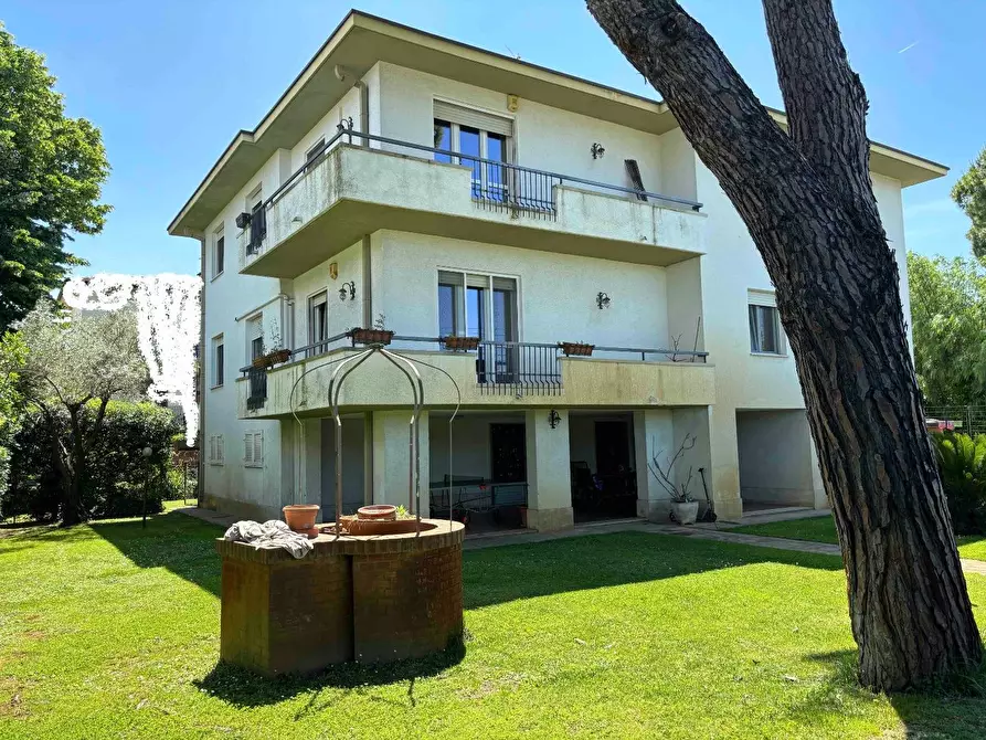 Immagine 70 di Villa in vendita  a Pisa