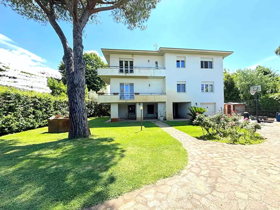 Immagine 68 di Villa in vendita  a Pisa