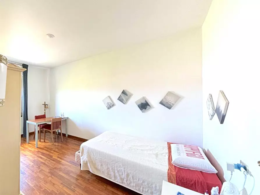 Immagine 20 di Villa in vendita  a Pisa