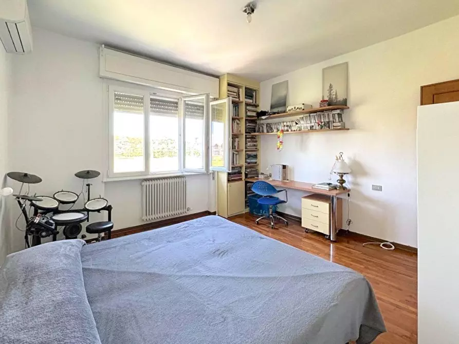 Immagine 35 di Villa in vendita  a Pisa