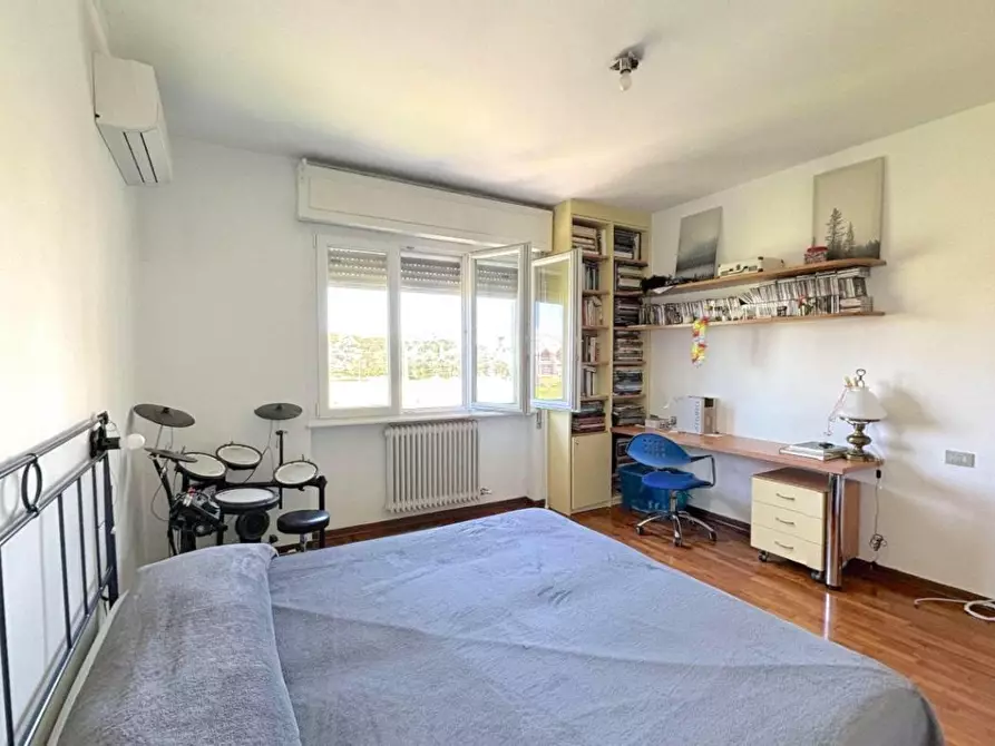 Immagine 25 di Villa in vendita  a Pisa