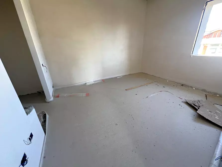 Immagine 5 di Casa trifamiliare in vendita  a Cascina