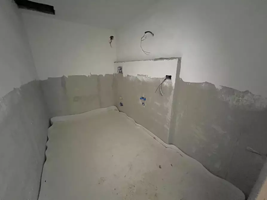 Immagine 13 di Casa trifamiliare in vendita  a Cascina