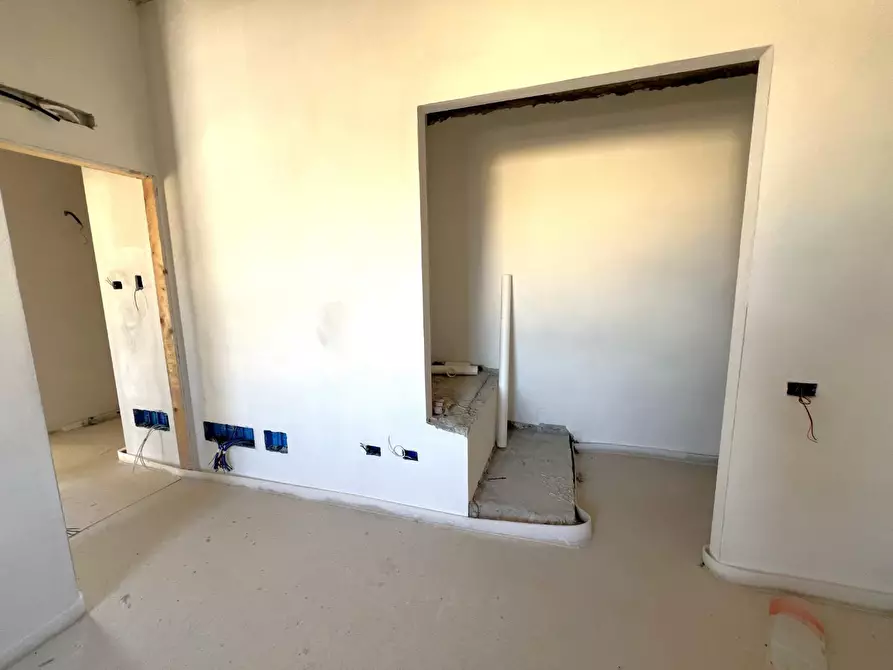 Immagine 6 di Casa trifamiliare in vendita  a Cascina