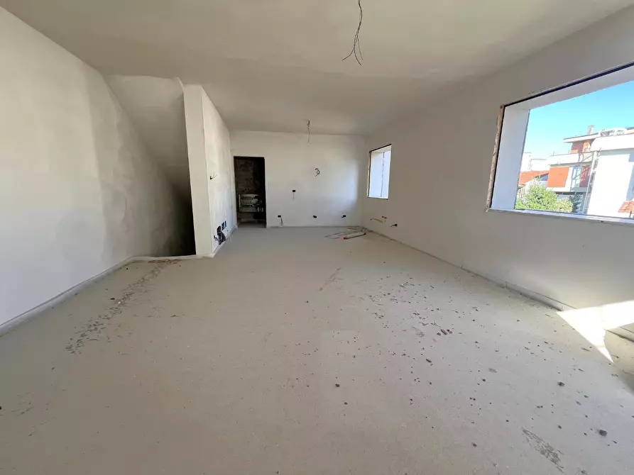 Immagine 4 di Casa trifamiliare in vendita  a Cascina