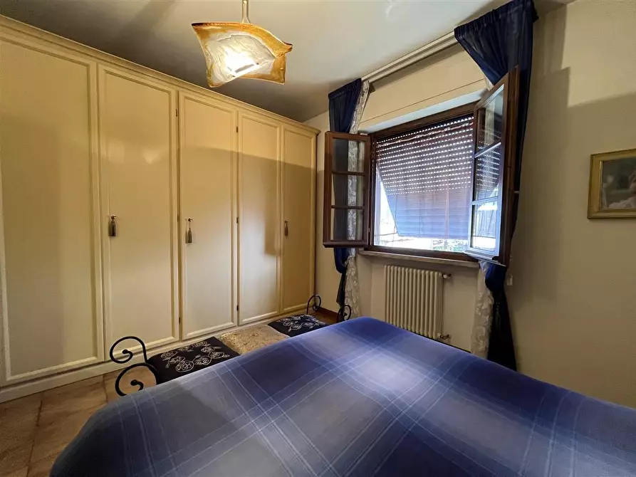 Immagine 14 di Villa in vendita  a Massa