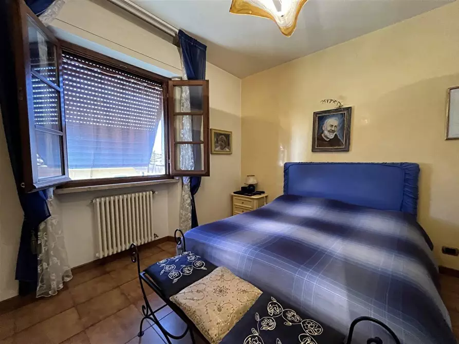 Immagine 15 di Villa in vendita  a Massa