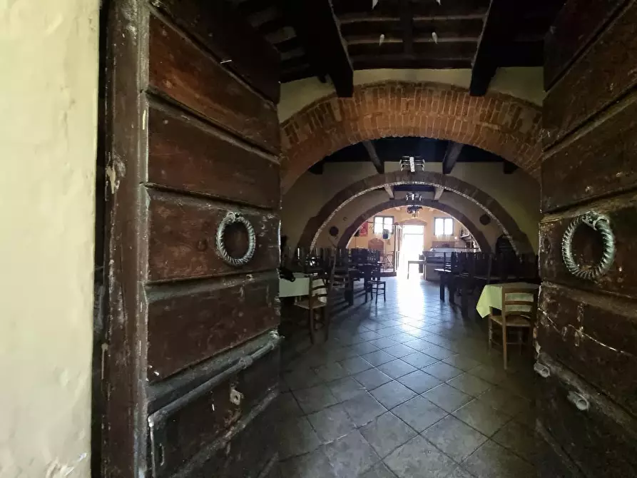 Immagine 4 di Locale commerciale in vendita  a Collesalvetti