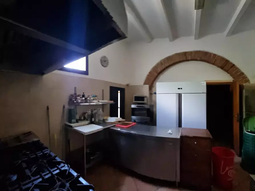 Immagine 7 di Locale commerciale in vendita  a Collesalvetti