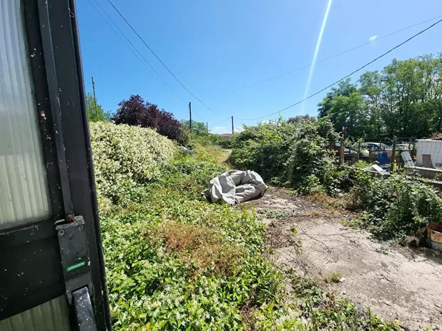 Immagine 20 di Locale commerciale in vendita  a Collesalvetti