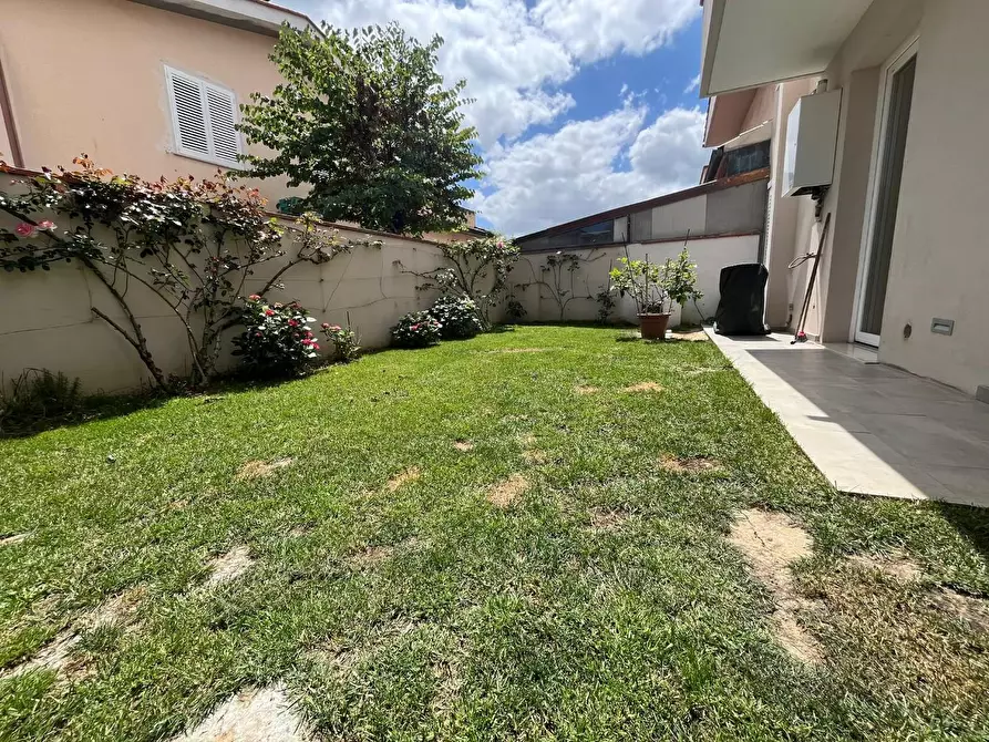 Immagine 35 di Casa bifamiliare in vendita  a Pontedera