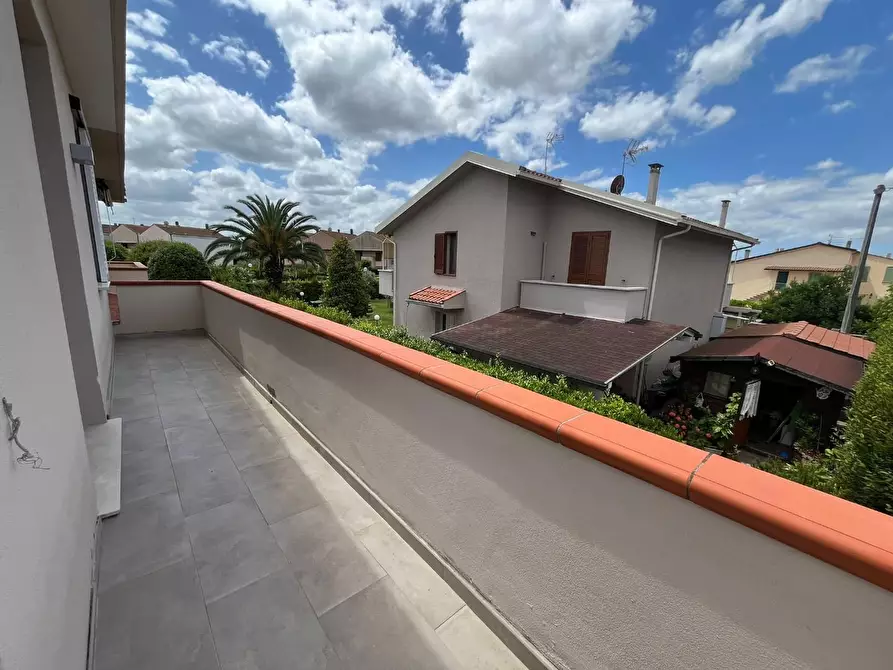 Immagine 15 di Casa bifamiliare in vendita  a Pontedera