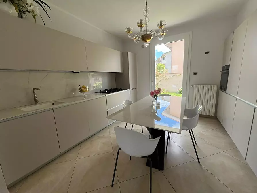 Immagine 6 di Casa bifamiliare in vendita  a Pontedera