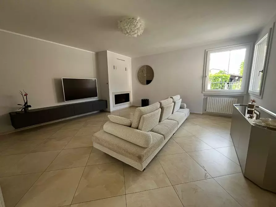 Immagine 3 di Casa bifamiliare in vendita  a Pontedera