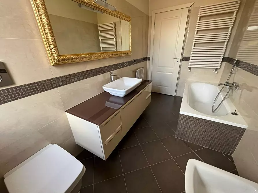 Immagine 16 di Casa bifamiliare in vendita  a Pontedera