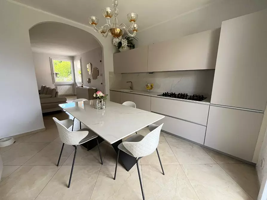 Immagine 8 di Casa bifamiliare in vendita  a Pontedera