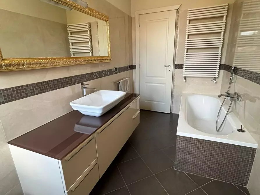 Immagine 19 di Casa bifamiliare in vendita  a Pontedera