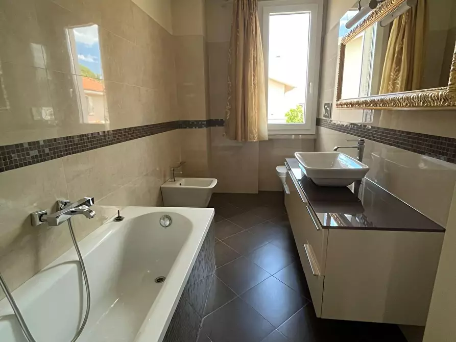 Immagine 17 di Casa bifamiliare in vendita  a Pontedera