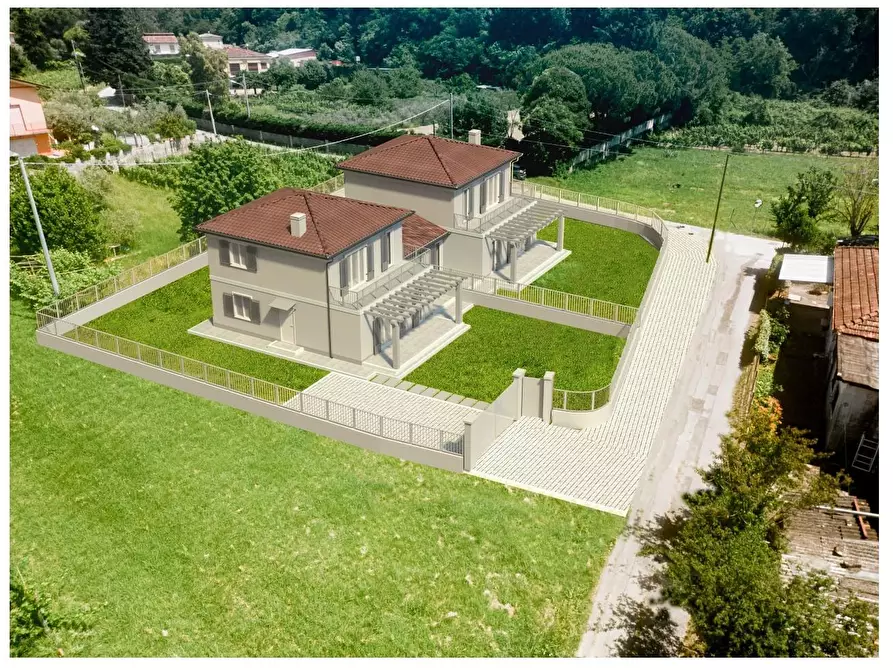 Immagine 3 di Casa semindipendente in vendita  a Ortonovo