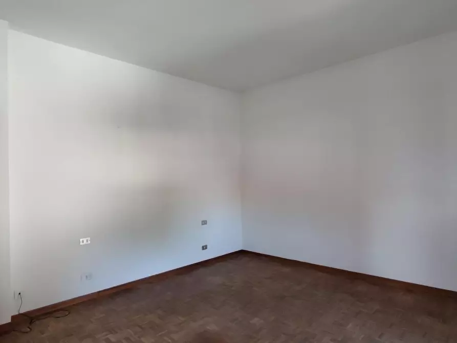 Immagine 12 di Casa trifamiliare in vendita  a Carrara