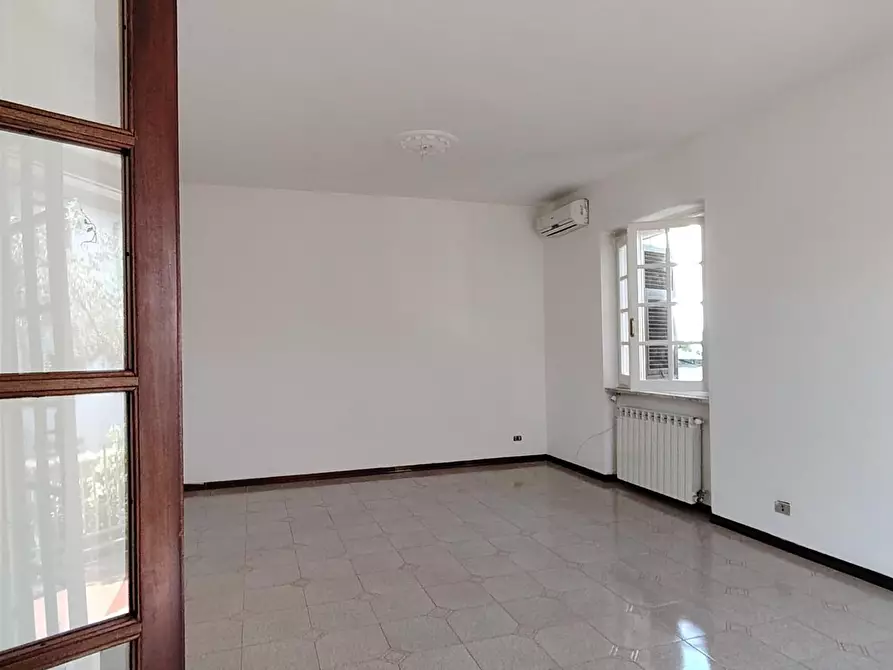 Immagine 3 di Casa trifamiliare in vendita  a Carrara