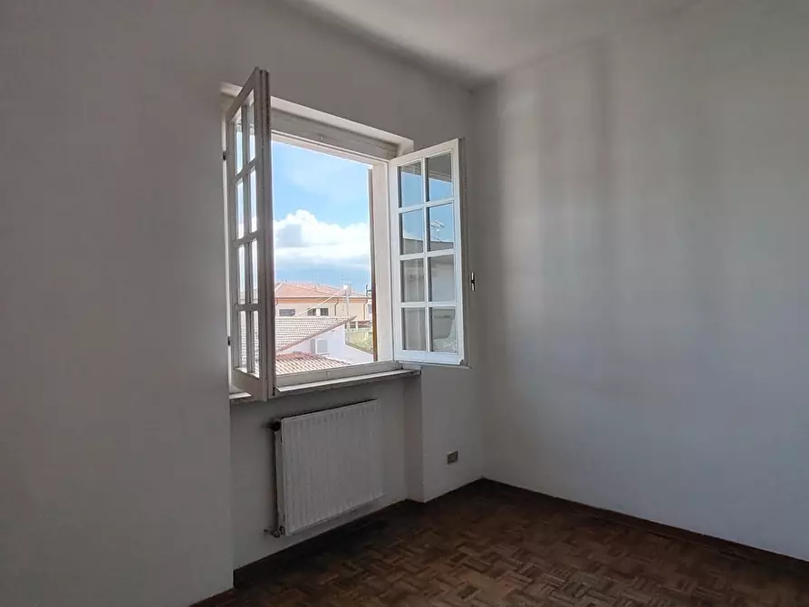 Immagine 13 di Casa trifamiliare in vendita  a Carrara