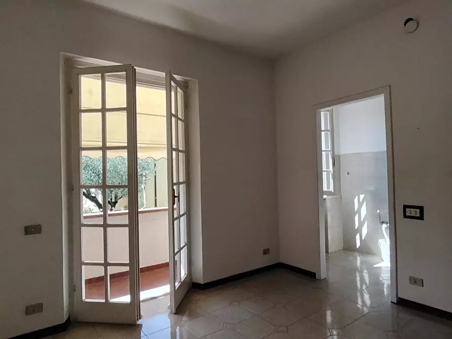 Immagine 7 di Casa trifamiliare in vendita  a Carrara