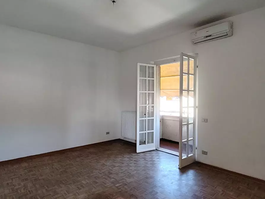 Immagine 11 di Casa trifamiliare in vendita  a Carrara