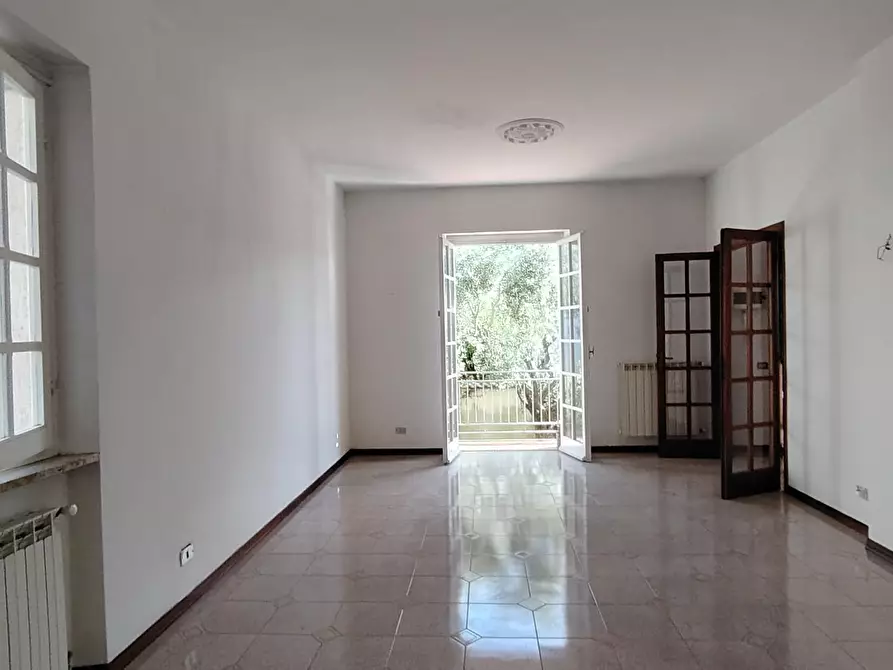 Immagine 5 di Casa trifamiliare in vendita  a Carrara