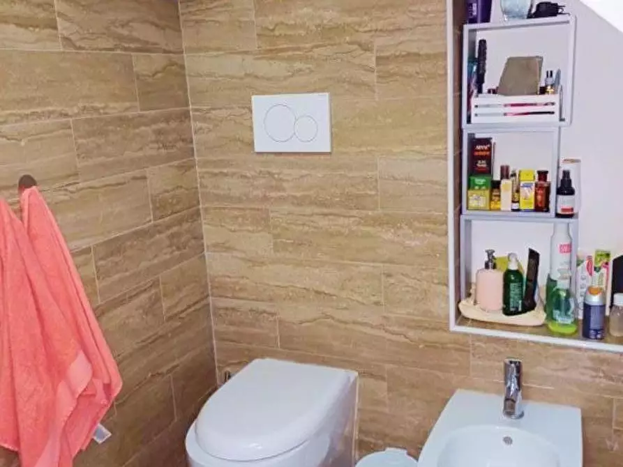 Immagine 43 di Terratetto in vendita  a Cascina