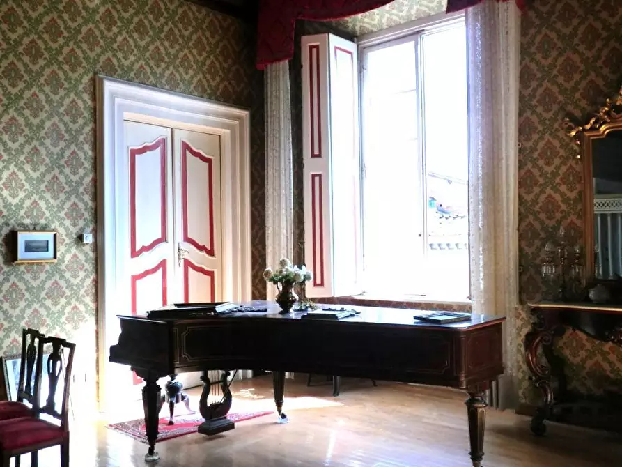 Immagine 9 di Appartamento in vendita  a Lucca