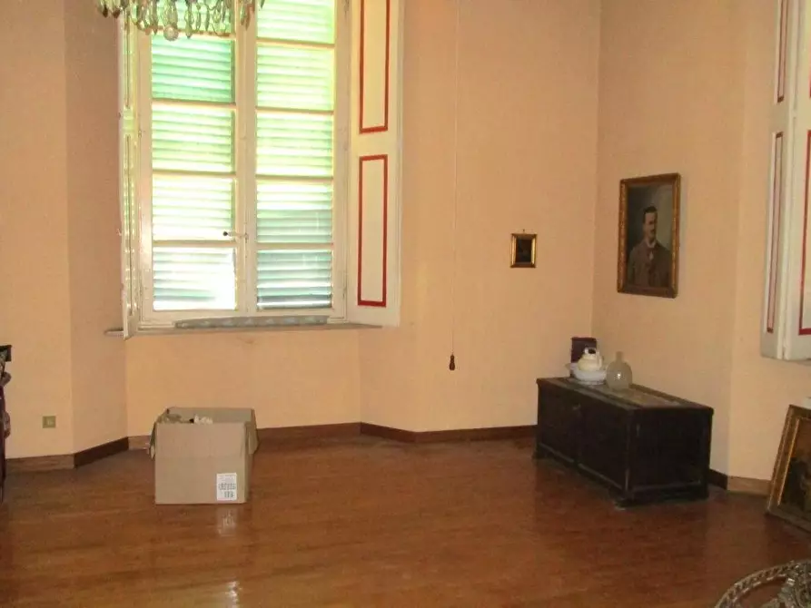 Immagine 15 di Appartamento in vendita  a Lucca
