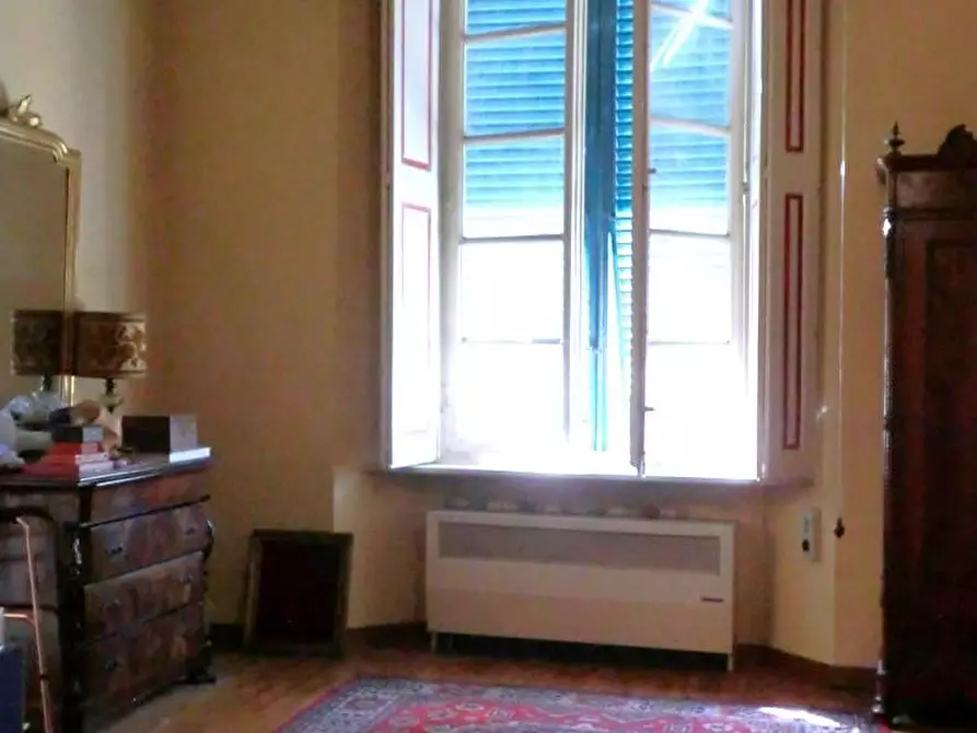 Immagine 13 di Appartamento in vendita  a Lucca