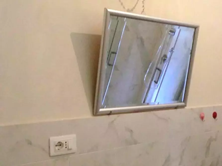 Immagine 25 di Appartamento in vendita  a Lucca