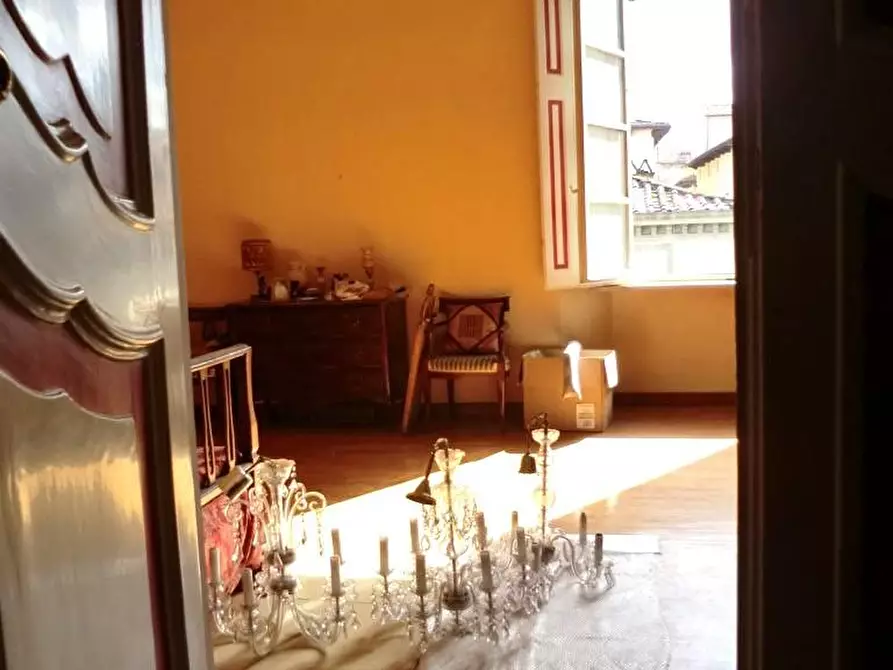 Immagine 10 di Appartamento in vendita  a Lucca