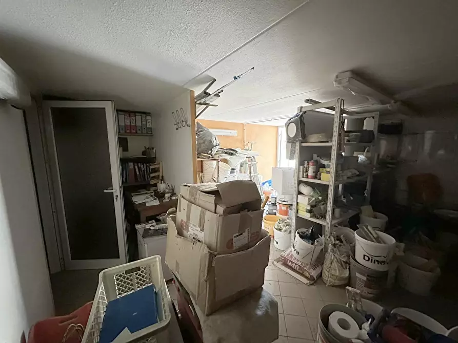 Immagine 22 di Garage in vendita  a Calenzano