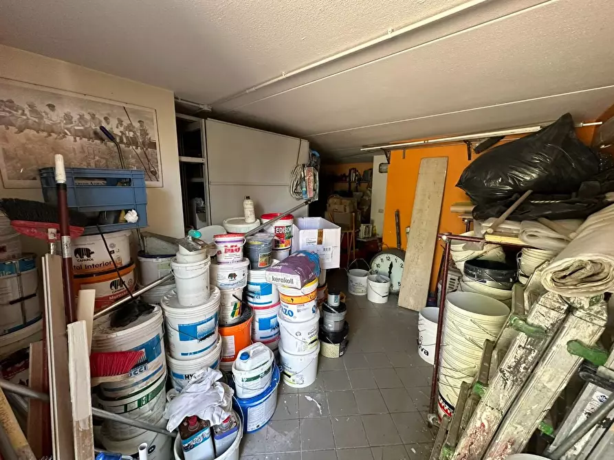Immagine 24 di Garage in vendita  a Calenzano